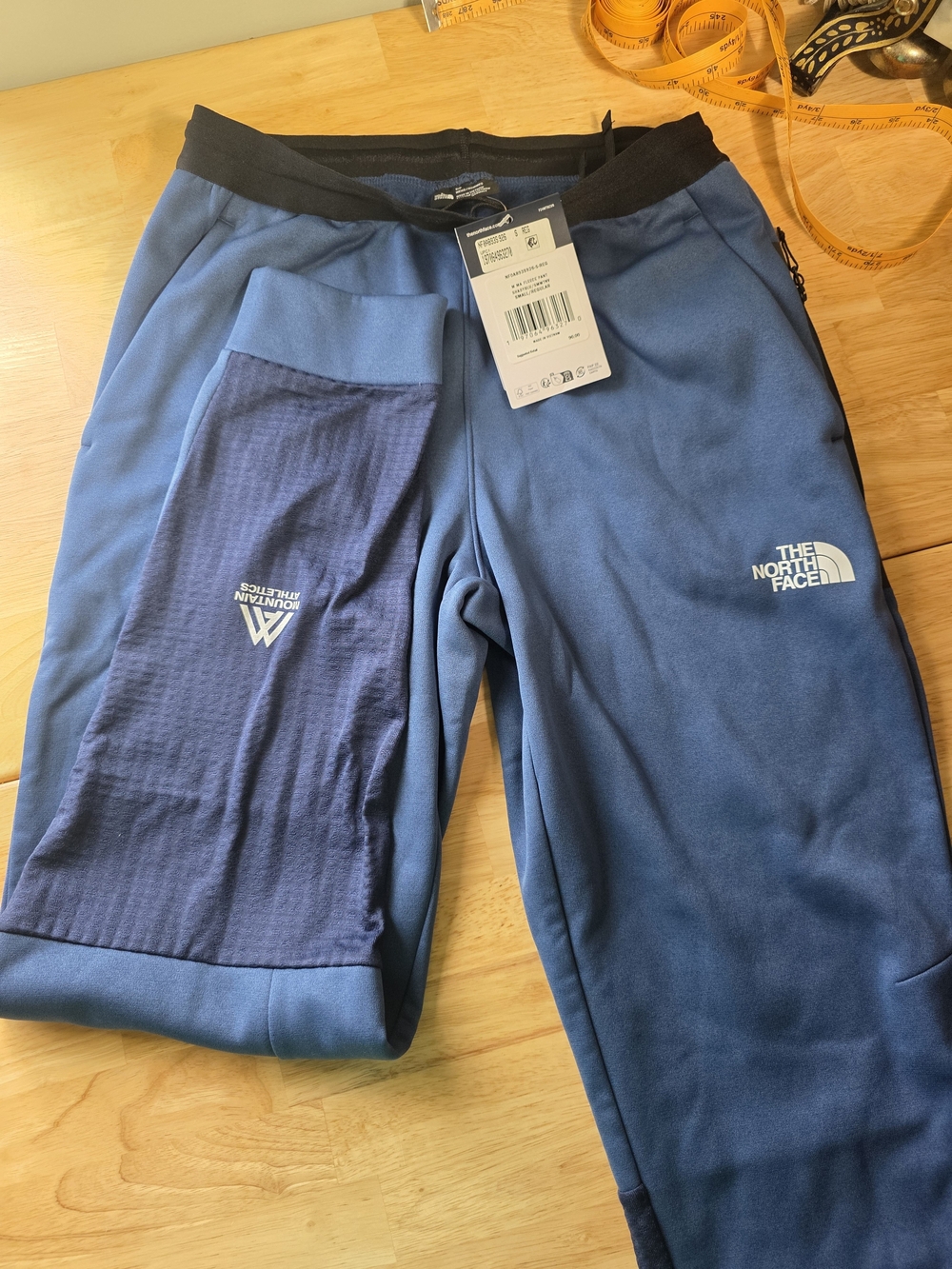 The North Face Mens Small Navy Joggers